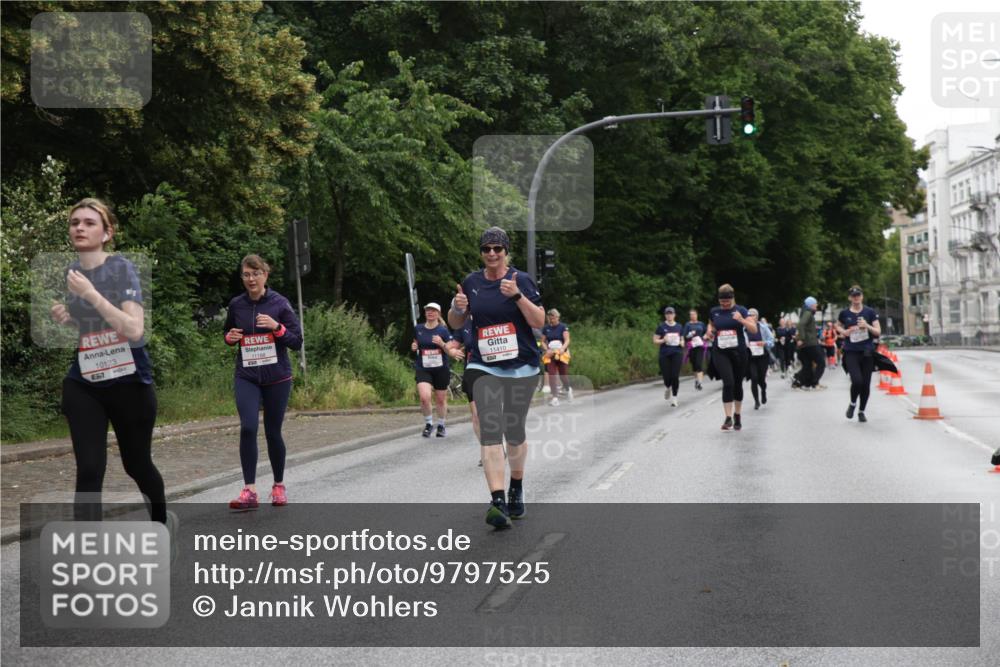 14.06.2026 - REWE Women's Run Jannik Wohlers http://msf.ph/oto/9797525 14.06.2026 10:00:48 Laufen 10123, 11410 meine-sportfotos.de