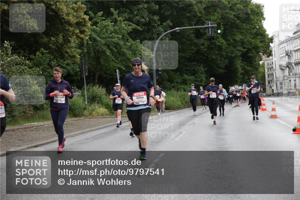 14.06.2026 - REWE Women's Run Jannik Wohlers http://msf.ph/oto/9797541 14.06.2026 10:00:49 Laufen 11410 meine-sportfotos.de