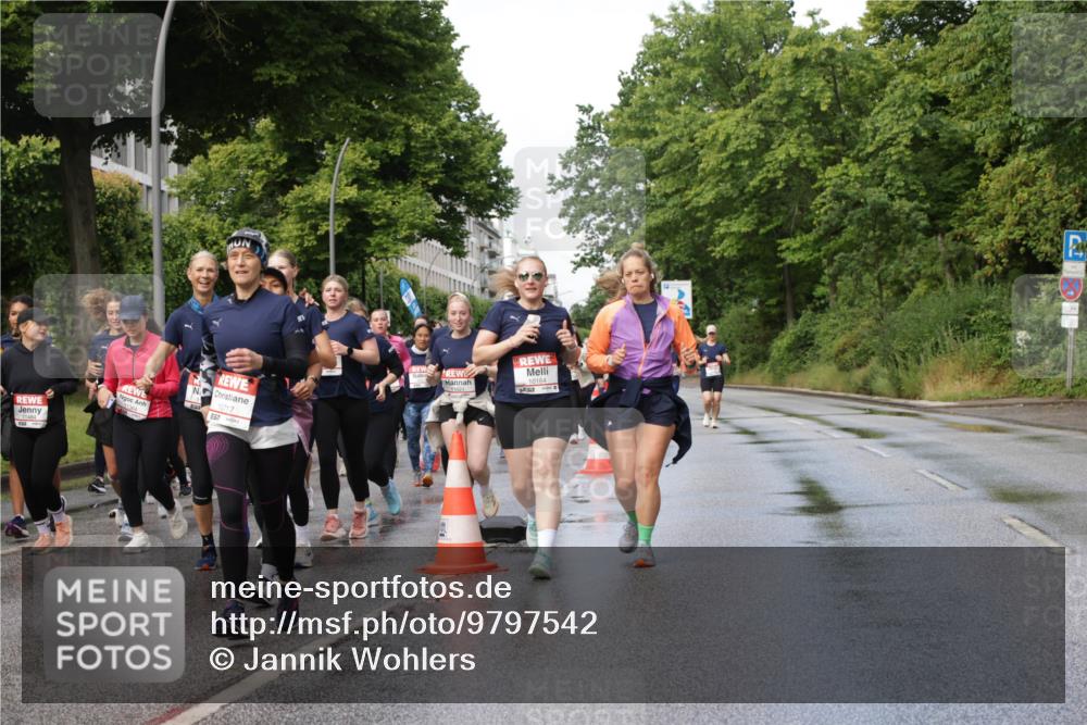 14.06.2026 - REWE Women's Run Jannik Wohlers http://msf.ph/oto/9797542 14.06.2026 09:11:48 Laufen 11484, 1364, 10717, 10164 meine-sportfotos.de