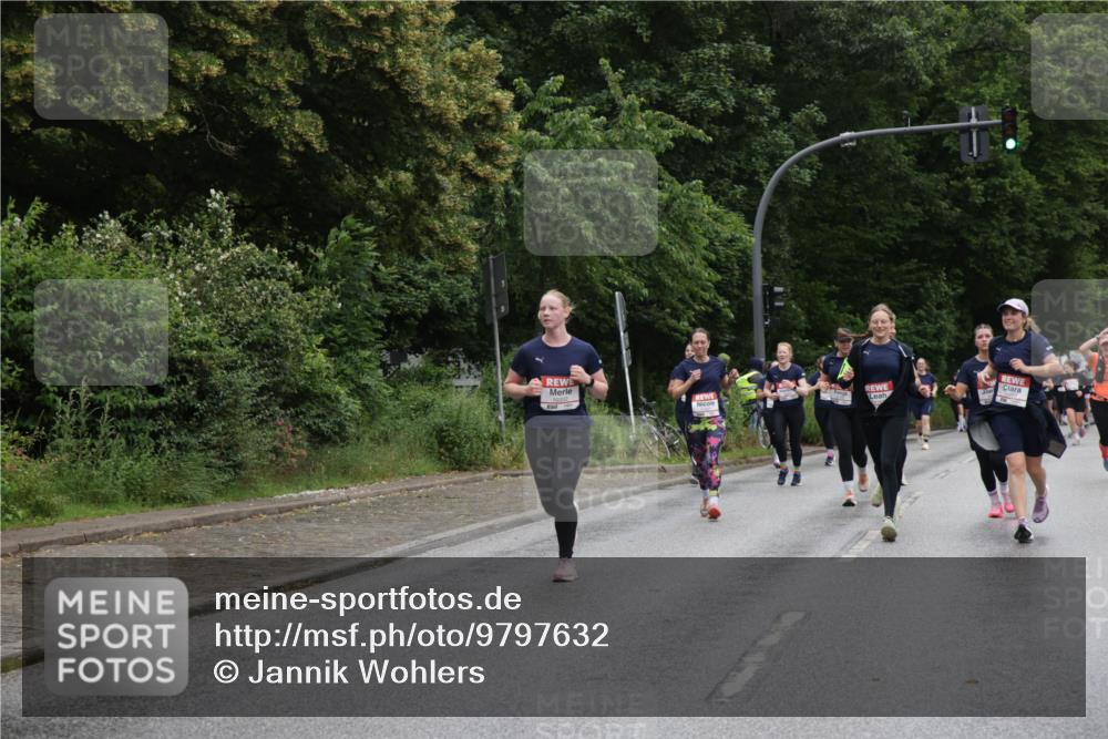 14.06.2026 - REWE Women's Run Jannik Wohlers http://msf.ph/oto/9797632 14.06.2026 10:01:03 Laufen 10332 meine-sportfotos.de