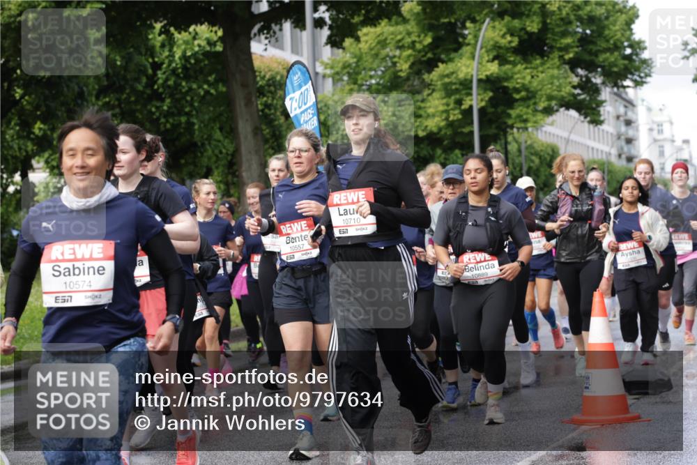 14.06.2026 - REWE Women's Run Jannik Wohlers http://msf.ph/oto/9797634 14.06.2026 09:11:54 Laufen 10574, 7, 10557, 657, 7, 00, 10710, 10889, 550 meine-sportfotos.de