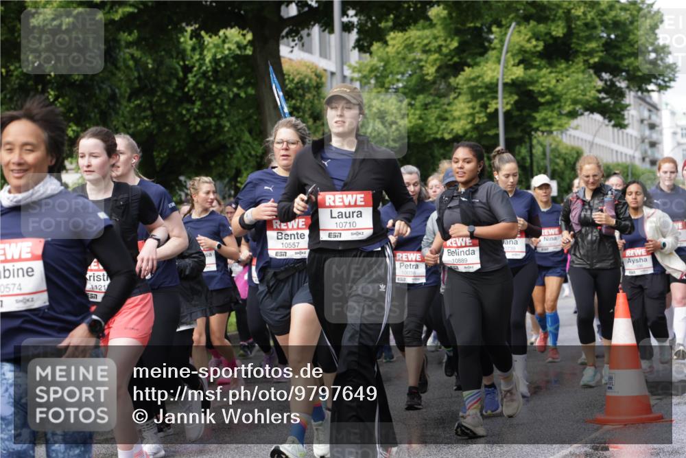14.06.2026 - REWE Women's Run Jannik Wohlers http://msf.ph/oto/9797649 14.06.2026 09:11:54 Laufen 0574, 7, 1121, 10557, 10710, 7, 10038, 517, 10889, 0739 meine-sportfotos.de