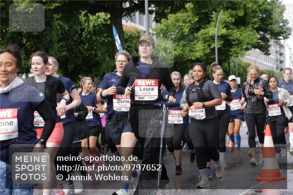 14.06.2026 - REWE Women's Run Jannik Wohlers http://msf.ph/oto/9797652 14.06.2026 09:11:54 Laufen 574, 1121, 10557, 10710, 7, 10038, 10889 meine-sportfotos.de