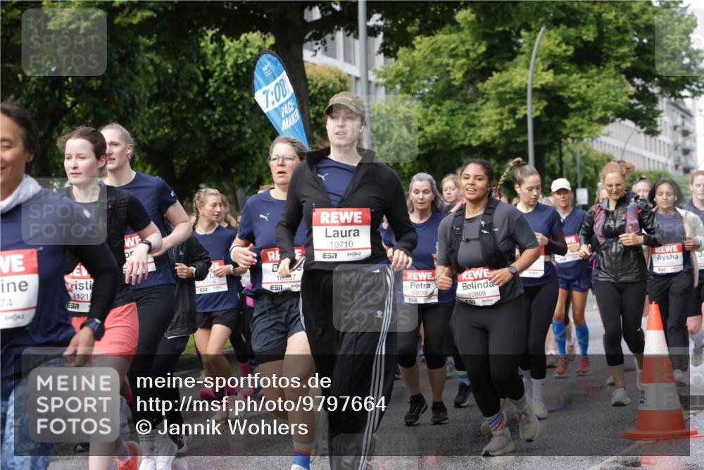 14.06.2026 - REWE Women's Run Jannik Wohlers http://msf.ph/oto/9797664 14.06.2026 09:11:54 Laufen 74, 11219, 7, 00, 11338, 10557, 10710, 7, 10038, 6577, 10889, 00222 meine-sportfotos.de