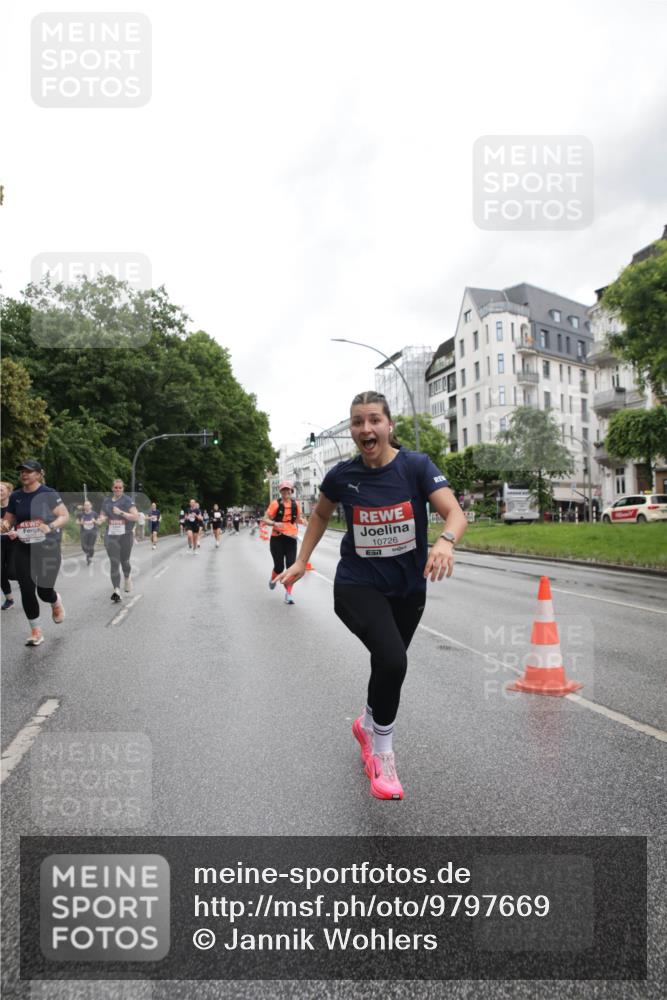 14.06.2026 - REWE Women's Run Jannik Wohlers http://msf.ph/oto/9797669 14.06.2026 10:01:09 Laufen 10726 meine-sportfotos.de