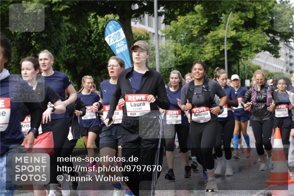 14.06.2026 - REWE Women's Run Jannik Wohlers http://msf.ph/oto/9797670 14.06.2026 09:11:55 Laufen 112, 11338, 7, 00, 7, 10710, 7, 10038, 10889, 550 meine-sportfotos.de
