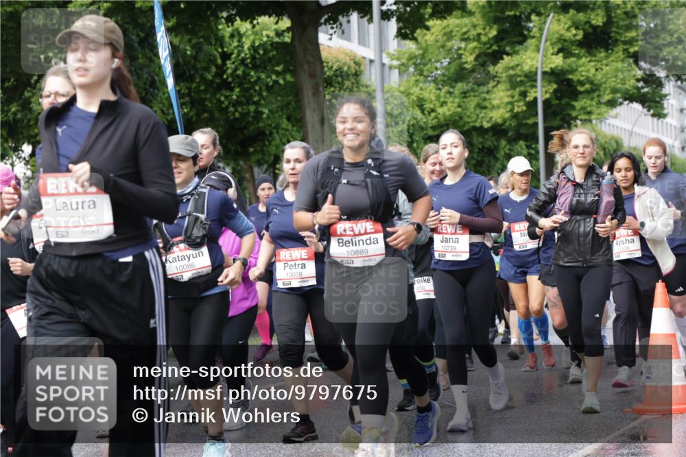 14.06.2026 - REWE Women's Run Jannik Wohlers http://msf.ph/oto/9797675 14.06.2026 09:11:55 Laufen 10710, 517, 10086, 577, 10038, 657, 10889, 450, 10739, 57, 0336 meine-sportfotos.de