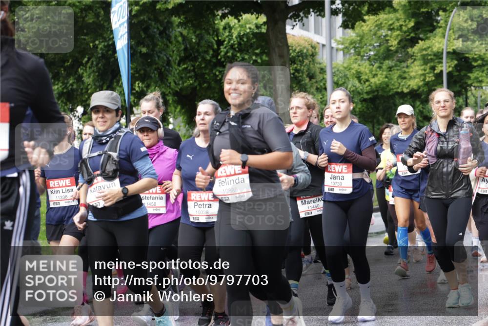 14.06.2026 - REWE Women's Run Jannik Wohlers http://msf.ph/oto/9797703 14.06.2026 09:11:56 Laufen 11338, 57, 57, 11458, 10038, 577, 10889, 577, 11450, 7, 10739, 51, 10, 57 meine-sportfotos.de