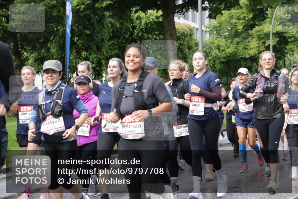 14.06.2026 - REWE Women's Run Jannik Wohlers http://msf.ph/oto/9797708 14.06.2026 09:11:56 Laufen 1133, 7, 10086, 458, 10038, 57, 10889, 557, 11450, 10739, 1080, 7, 10336 meine-sportfotos.de