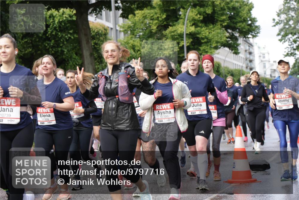14.06.2026 - REWE Women's Run Jannik Wohlers http://msf.ph/oto/9797716 14.06.2026 09:11:57 Laufen 10739, 577, 11359, 120, 5, 10336, 657, 10238, 511, 1180 meine-sportfotos.de