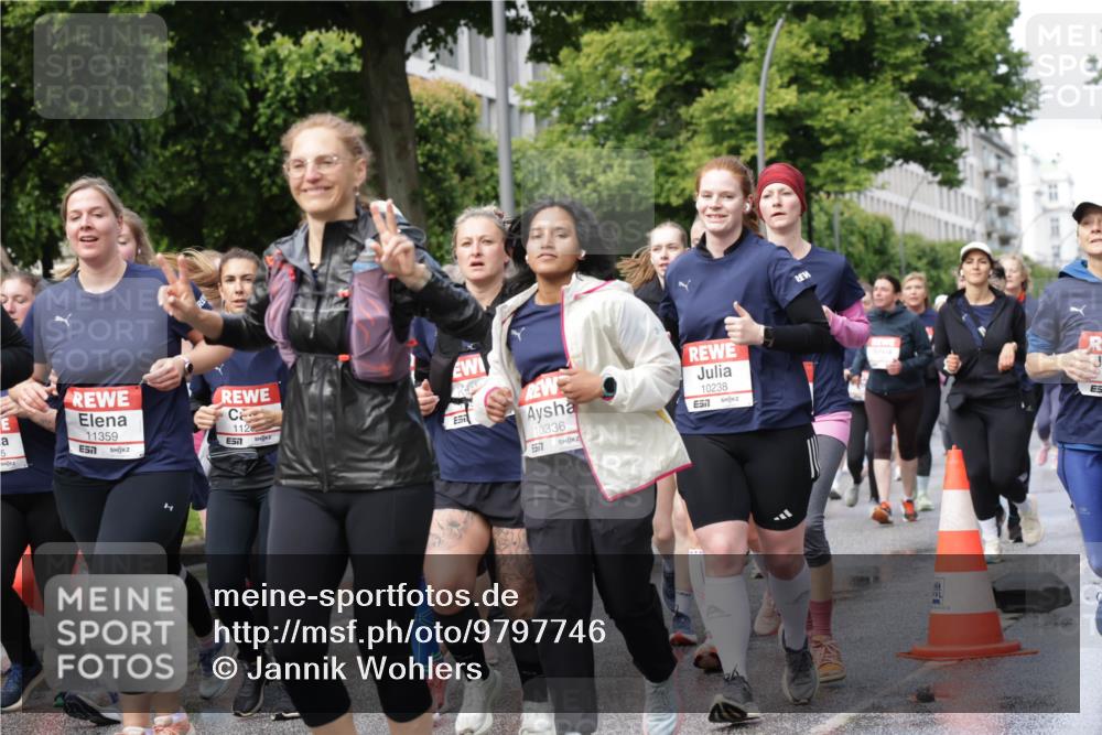14.06.2026 - REWE Women's Run Jannik Wohlers http://msf.ph/oto/9797746 14.06.2026 09:11:58 Laufen 5, 11359, 1128, 7, 10336, 5577, 10238, 657 meine-sportfotos.de