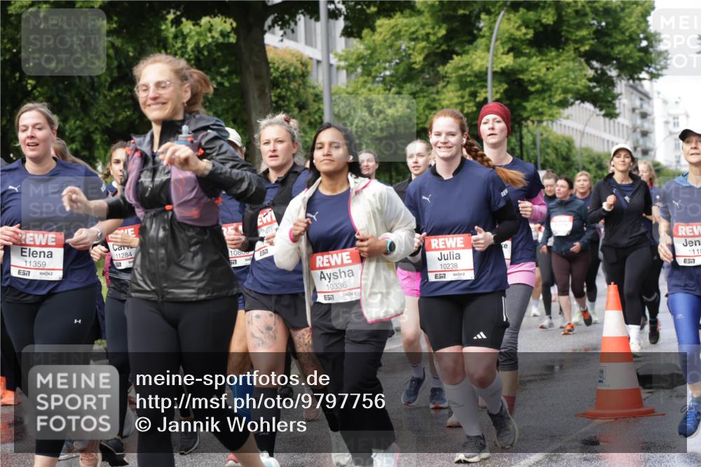 14.06.2026 - REWE Women's Run Jannik Wohlers http://msf.ph/oto/9797756 14.06.2026 09:11:58 Laufen 11359, 7, 11284, 10800, 57, 517, 57, 10336, 7, 10238, 7, 02, 221, 115 meine-sportfotos.de