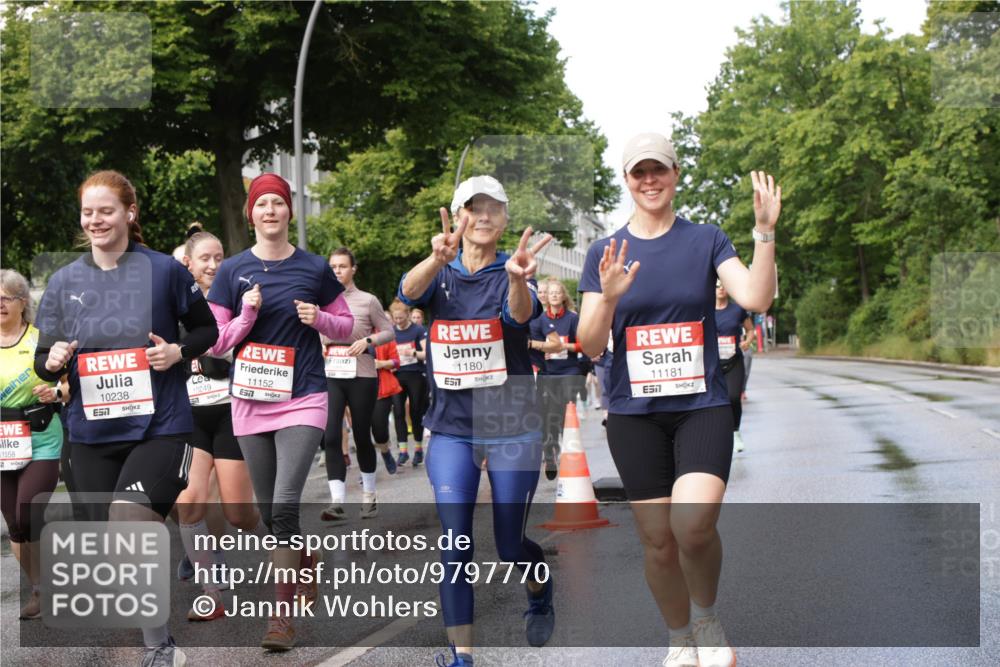 14.06.2026 - REWE Women's Run Jannik Wohlers http://msf.ph/oto/9797770 14.06.2026 09:11:59 Laufen 1358, 10238, 57, 10249, 11152, 57, 1180, 11181, 7 meine-sportfotos.de