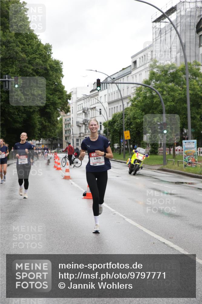 14.06.2026 - REWE Women's Run Jannik Wohlers http://msf.ph/oto/9797771 14.06.2026 10:01:21 Laufen 11010, 01 meine-sportfotos.de