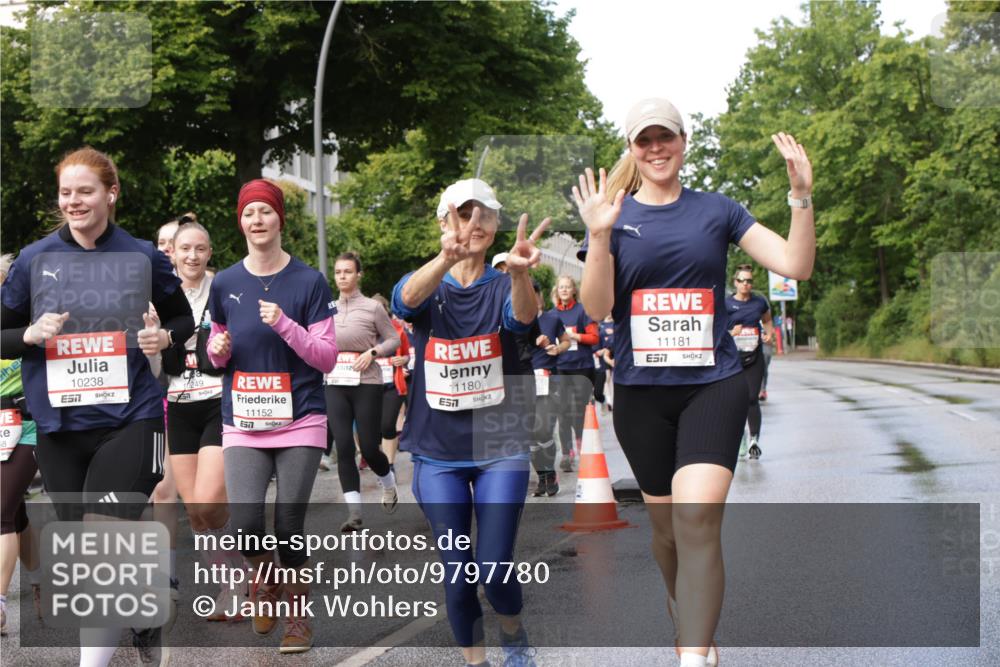 14.06.2026 - REWE Women's Run Jannik Wohlers http://msf.ph/oto/9797780 14.06.2026 09:11:59 Laufen 58, 10238, 16249, 11152, 7, 1180, 11181, 7 meine-sportfotos.de