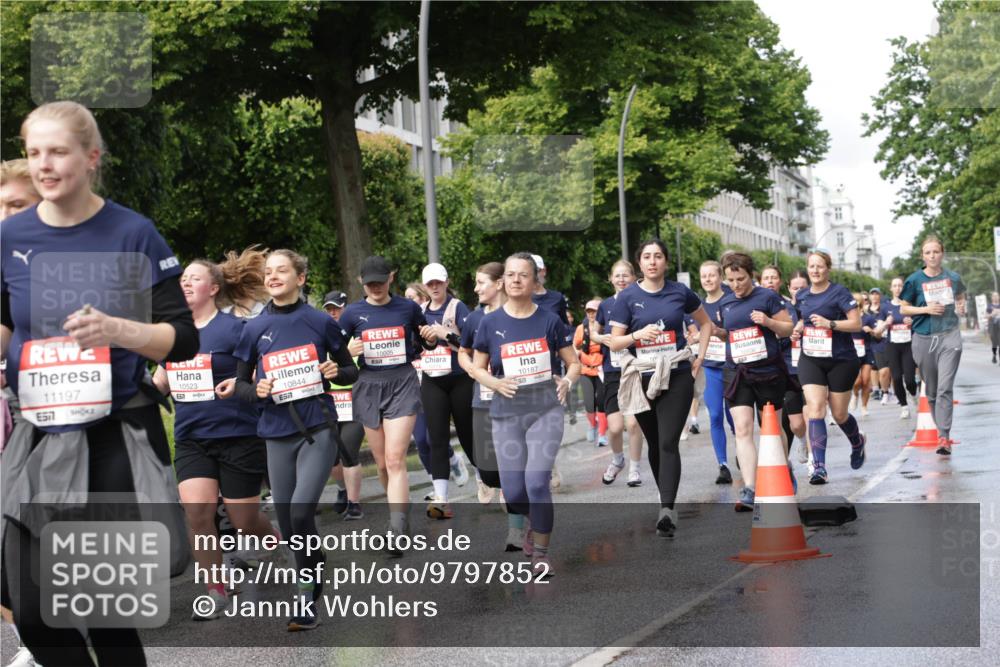 14.06.2026 - REWE Women's Run Jannik Wohlers http://msf.ph/oto/9797852 14.06.2026 09:12:06 Laufen 11197, 517, 10523, 10844, 7, 10005, 10187, 10606 meine-sportfotos.de