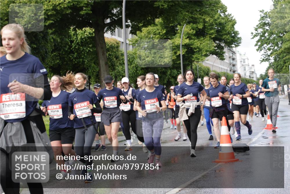 14.06.2026 - REWE Women's Run Jannik Wohlers http://msf.ph/oto/9797854 14.06.2026 09:12:06 Laufen 11197, 57, 10523, 57, 10844, 657, 10005, 10187, 10606 meine-sportfotos.de