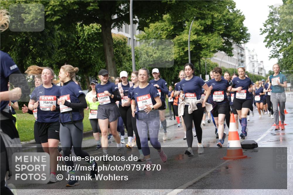 14.06.2026 - REWE Women's Run Jannik Wohlers http://msf.ph/oto/9797870 14.06.2026 09:12:06 Laufen 10523, 57, 10844, 617, 10005, 57, 10187, 7, 10606 meine-sportfotos.de