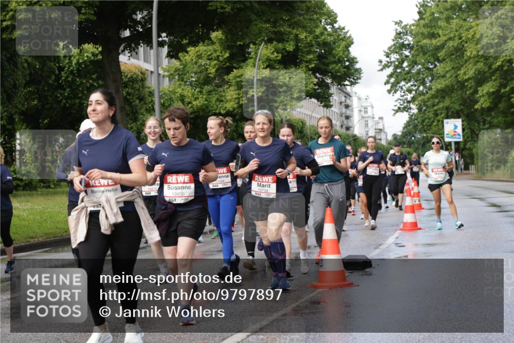 14.06.2026 - REWE Women's Run Jannik Wohlers http://msf.ph/oto/9797897 14.06.2026 09:12:08 Laufen 10872, 5, 10606, 7, 10734, 657, 12 meine-sportfotos.de