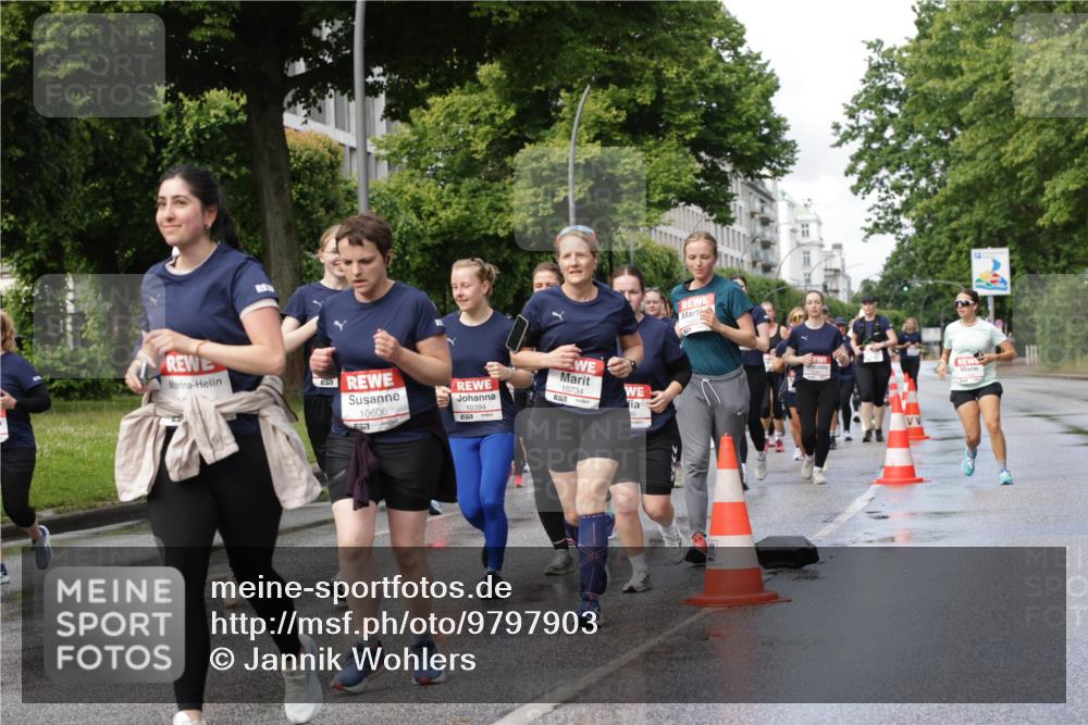 14.06.2026 - REWE Women's Run Jannik Wohlers http://msf.ph/oto/9797903 14.06.2026 09:12:08 Laufen 10606, 57, 10394, 10734, 7 meine-sportfotos.de