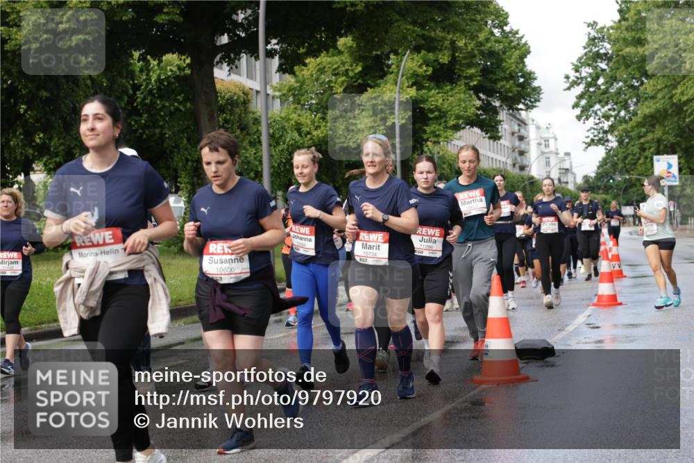 14.06.2026 - REWE Women's Run Jannik Wohlers http://msf.ph/oto/9797920 14.06.2026 09:12:09 Laufen 10606, 10994, 10734, 57, 11286 meine-sportfotos.de