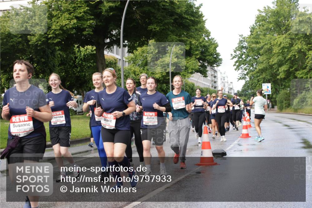 14.06.2026 - REWE Women's Run Jannik Wohlers http://msf.ph/oto/9797933 14.06.2026 09:12:10 Laufen 10606, 557, 10872, 651, 10734, 11286 meine-sportfotos.de