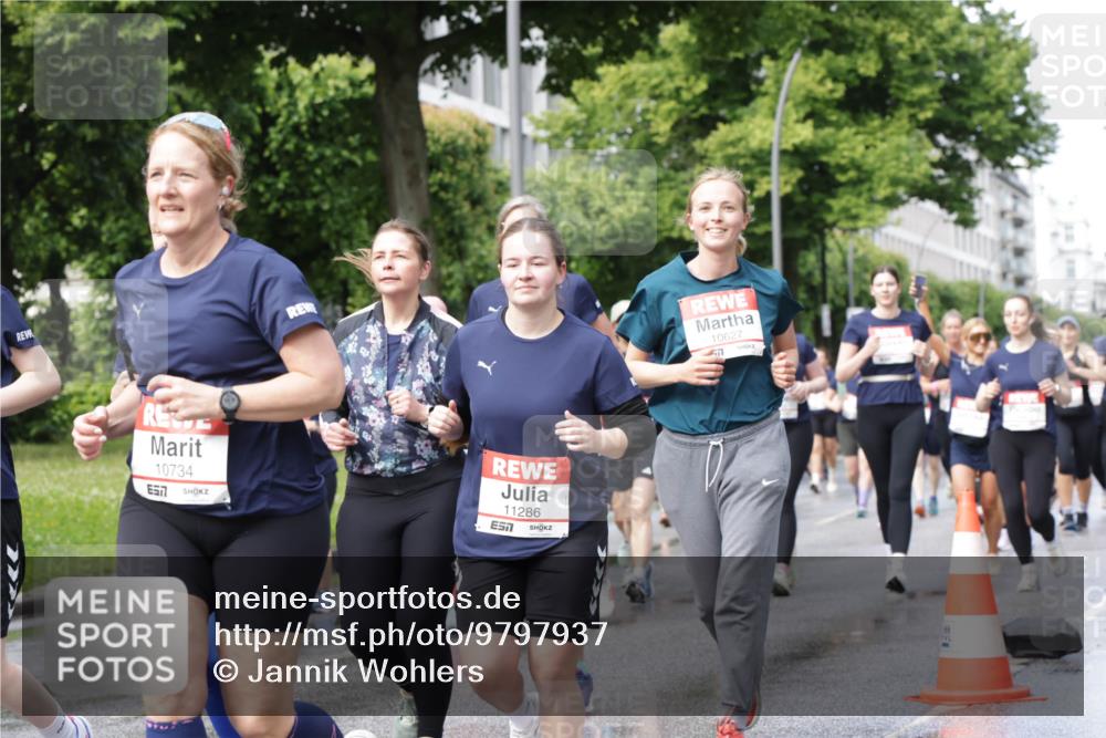 14.06.2026 - REWE Women's Run Jannik Wohlers http://msf.ph/oto/9797937 14.06.2026 09:12:10 Laufen 10734, 657, 11286, 10627 meine-sportfotos.de