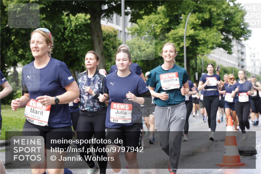14.06.2026 - REWE Women's Run Jannik Wohlers http://msf.ph/oto/9797942 14.06.2026 09:12:10 Laufen 10734, 6577, 11286, 10627, 57 meine-sportfotos.de