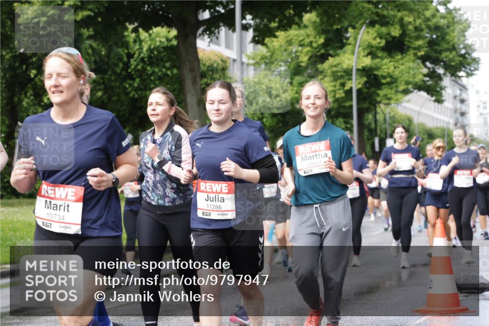 14.06.2026 - REWE Women's Run Jannik Wohlers http://msf.ph/oto/9797947 14.06.2026 09:12:10 Laufen 10734, 577, 11286, 10627, 57 meine-sportfotos.de