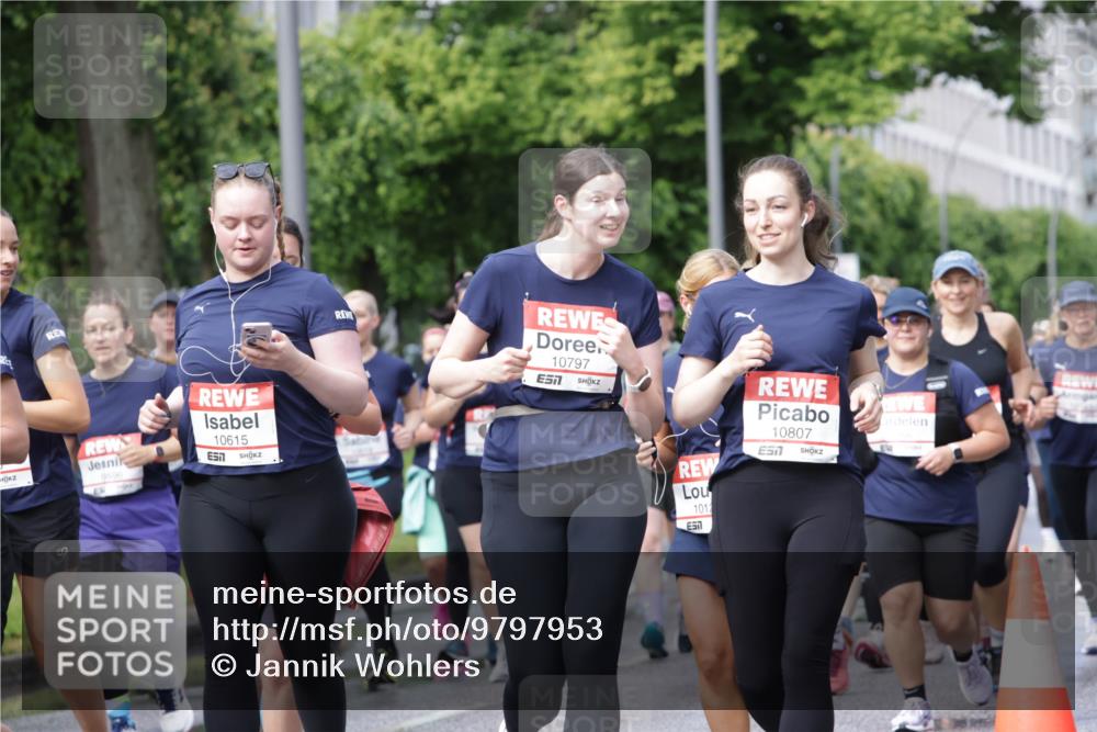 14.06.2026 - REWE Women's Run Jannik Wohlers http://msf.ph/oto/9797953 14.06.2026 09:12:13 Laufen 9696, 10615, 10797, 7, 1012, 1, 10807 meine-sportfotos.de