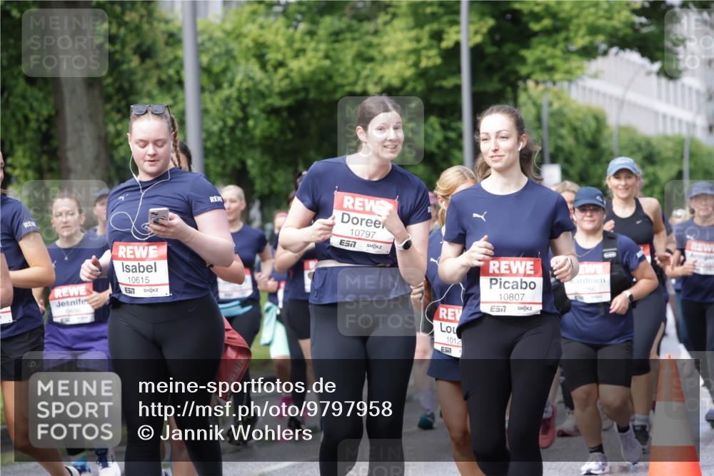 14.06.2026 - REWE Women's Run Jannik Wohlers http://msf.ph/oto/9797958 14.06.2026 09:12:13 Laufen 1696, 10615, 10797, 7, 1012, 10807, 256 meine-sportfotos.de