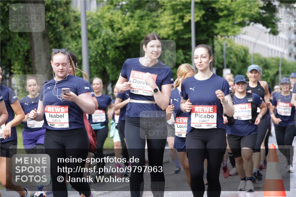 14.06.2026 - REWE Women's Run Jannik Wohlers http://msf.ph/oto/9797963 14.06.2026 09:12:13 Laufen 10696, 10615, 10797, 57, 10807, 1012, 657, 11256 meine-sportfotos.de