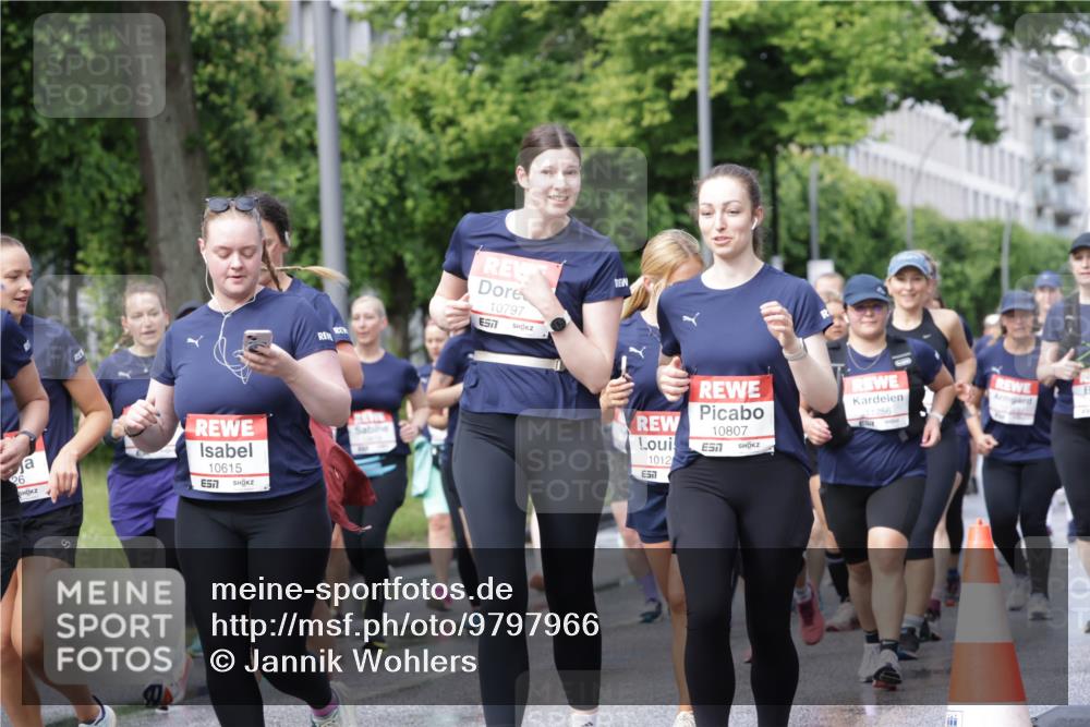 14.06.2026 - REWE Women's Run Jannik Wohlers http://msf.ph/oto/9797966 14.06.2026 09:12:13 Laufen 26, 10615, 57, 10797, 77, 1012, 10807, 7, 11256 meine-sportfotos.de