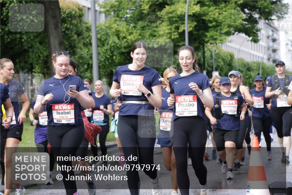 14.06.2026 - REWE Women's Run Jannik Wohlers http://msf.ph/oto/9797974 14.06.2026 09:12:13 Laufen 10615, 7, 10797, 657, 1012, 7, 10807, 11256 meine-sportfotos.de