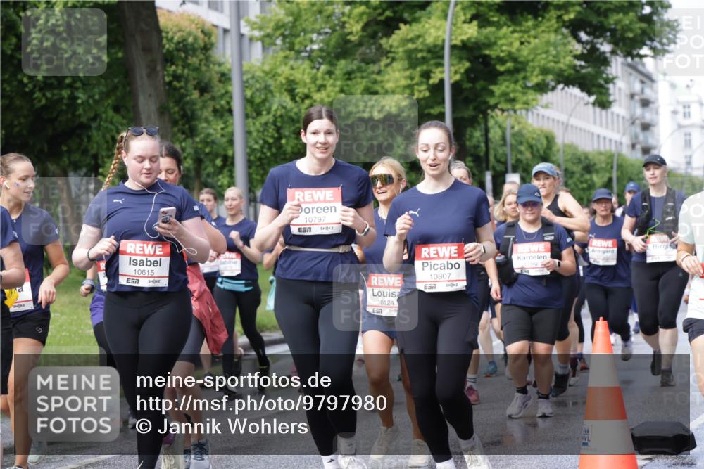 14.06.2026 - REWE Women's Run Jannik Wohlers http://msf.ph/oto/9797980 14.06.2026 09:12:13 Laufen 10615, 7, 10797, 7, 11256, 10124, 51, 10807, 7, 02, 22 meine-sportfotos.de