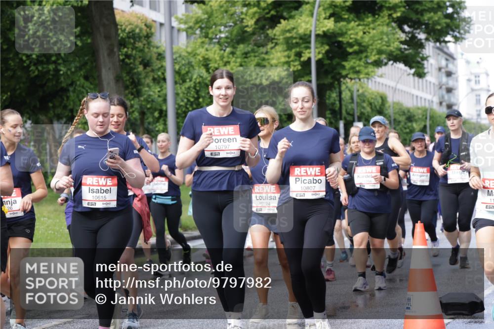 14.06.2026 - REWE Women's Run Jannik Wohlers http://msf.ph/oto/9797982 14.06.2026 09:12:13 Laufen 26, 10615, 7, 10797, 10124, 10807, 1256, 93, 02, 22, 11, 7 meine-sportfotos.de