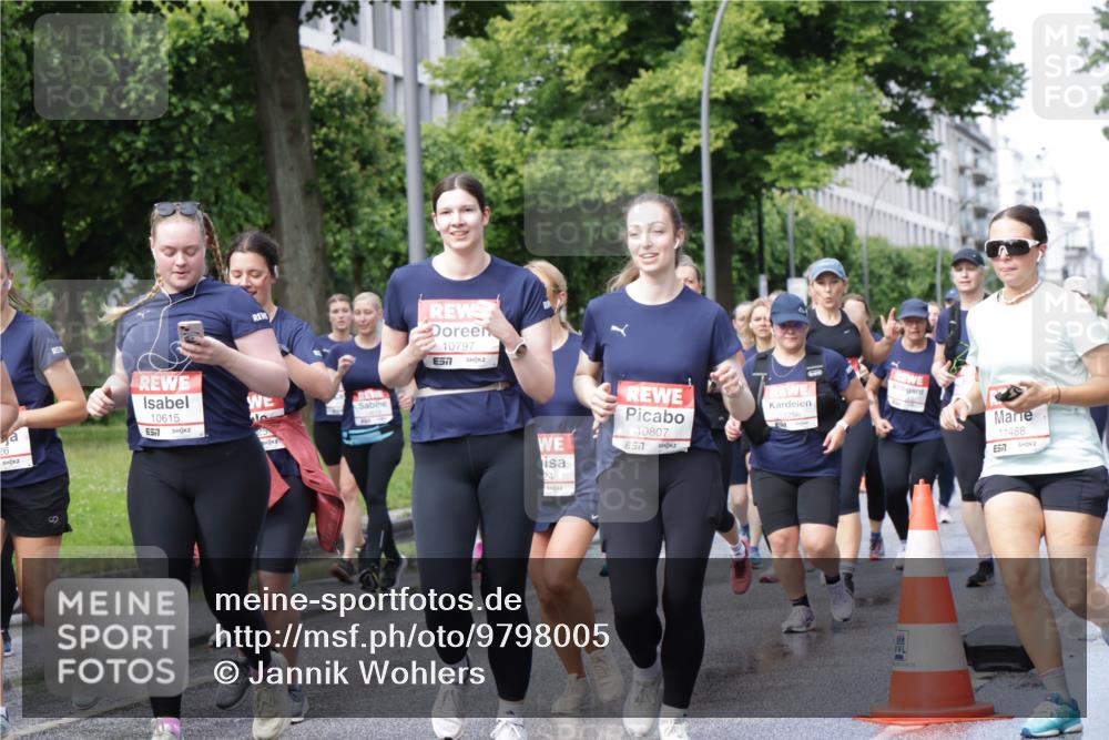 14.06.2026 - REWE Women's Run Jannik Wohlers http://msf.ph/oto/9798005 14.06.2026 09:12:14 Laufen 26, 10615, 7, 10797, 7, 24, 10807, 7, 1256, 11488, 517, 302, 22 meine-sportfotos.de