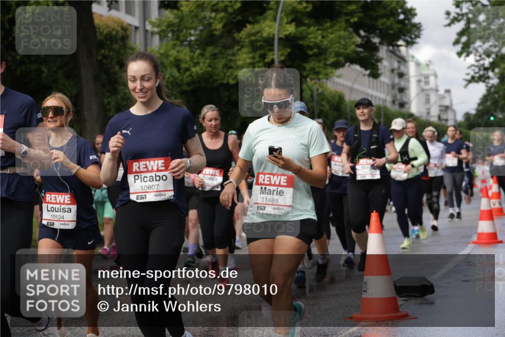 14.06.2026 - REWE Women's Run Jannik Wohlers http://msf.ph/oto/9798010 14.06.2026 09:12:15 Laufen 10124, 51, 10807, 11488, 57 meine-sportfotos.de