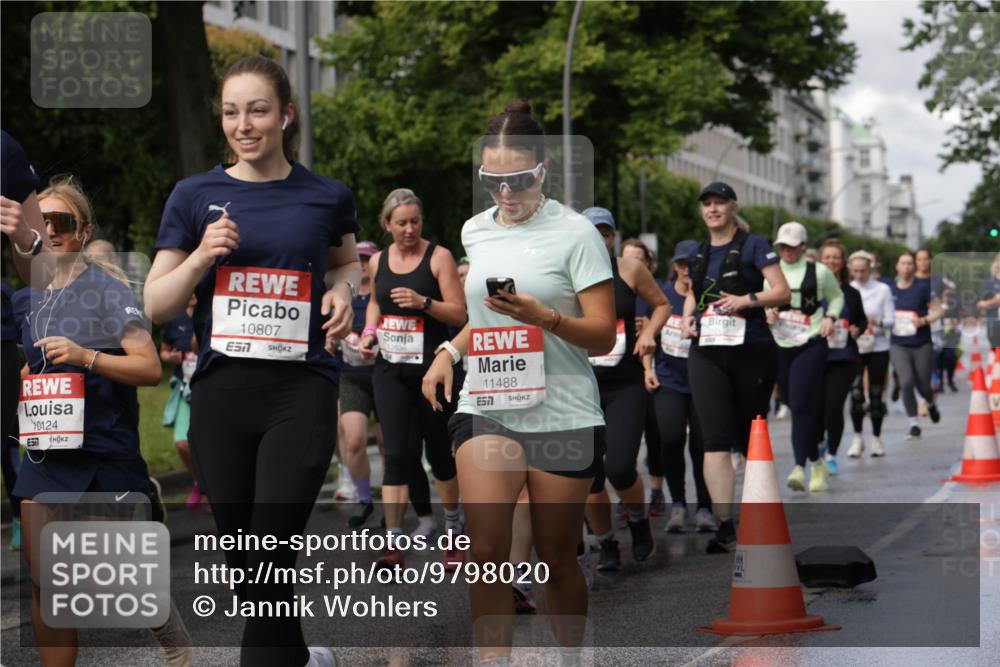 14.06.2026 - REWE Women's Run Jannik Wohlers http://msf.ph/oto/9798020 14.06.2026 09:12:15 Laufen 10124, 10807, 0536, 11488, 57 meine-sportfotos.de