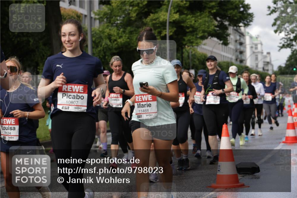 14.06.2026 - REWE Women's Run Jannik Wohlers http://msf.ph/oto/9798023 14.06.2026 09:12:15 Laufen 10124, 10807, 11488, 657, 1002, 22 meine-sportfotos.de