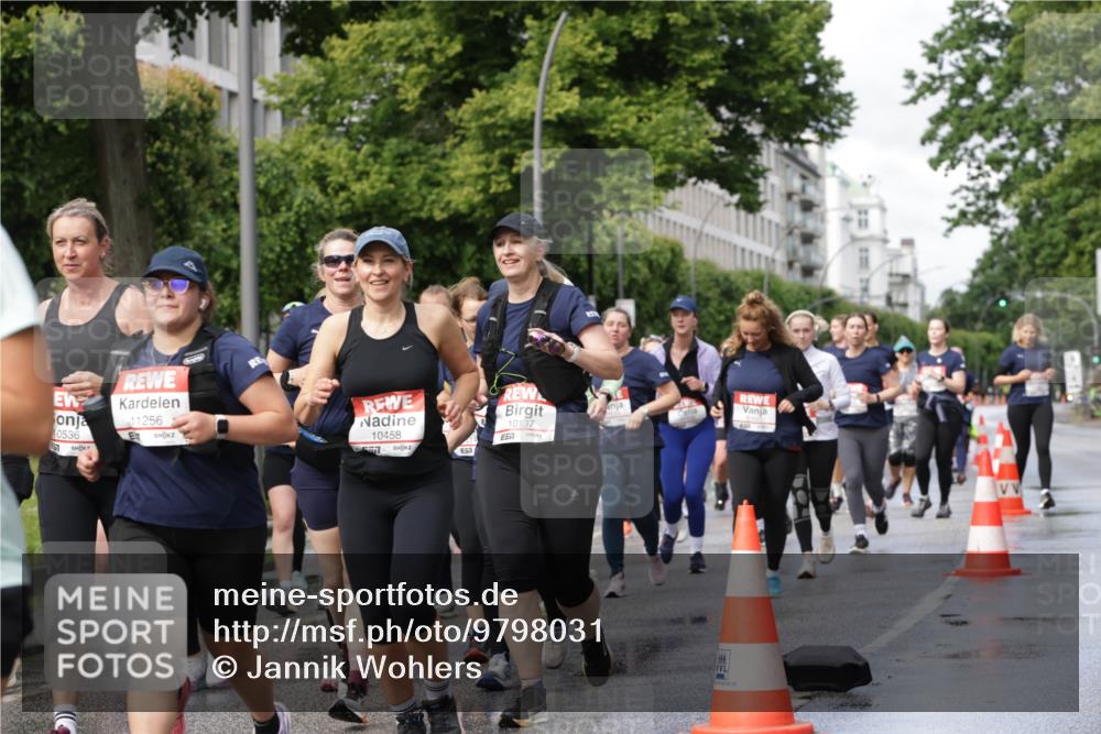 14.06.2026 - REWE Women's Run Jannik Wohlers http://msf.ph/oto/9798031 14.06.2026 09:12:17 Laufen 0536, 11256, 10458, 10137, 511 meine-sportfotos.de
