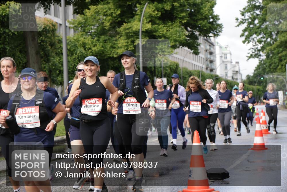 14.06.2026 - REWE Women's Run Jannik Wohlers http://msf.ph/oto/9798037 14.06.2026 09:12:17 Laufen 11256, 10458, 10137, 57 meine-sportfotos.de