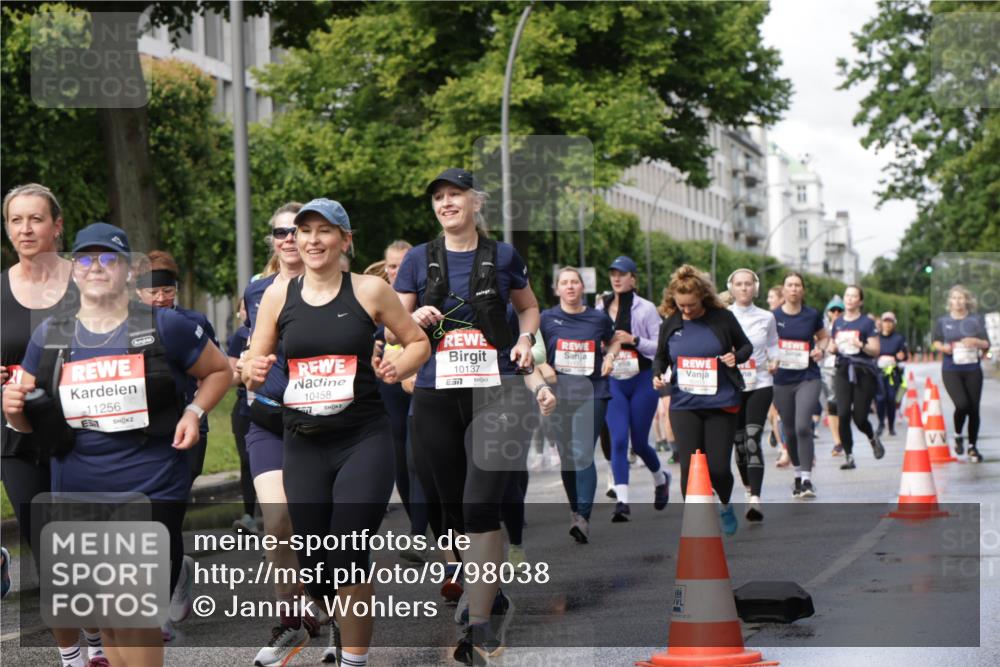 14.06.2026 - REWE Women's Run Jannik Wohlers http://msf.ph/oto/9798038 14.06.2026 09:12:17 Laufen 11256, 10458, 10137, 302, 22 meine-sportfotos.de