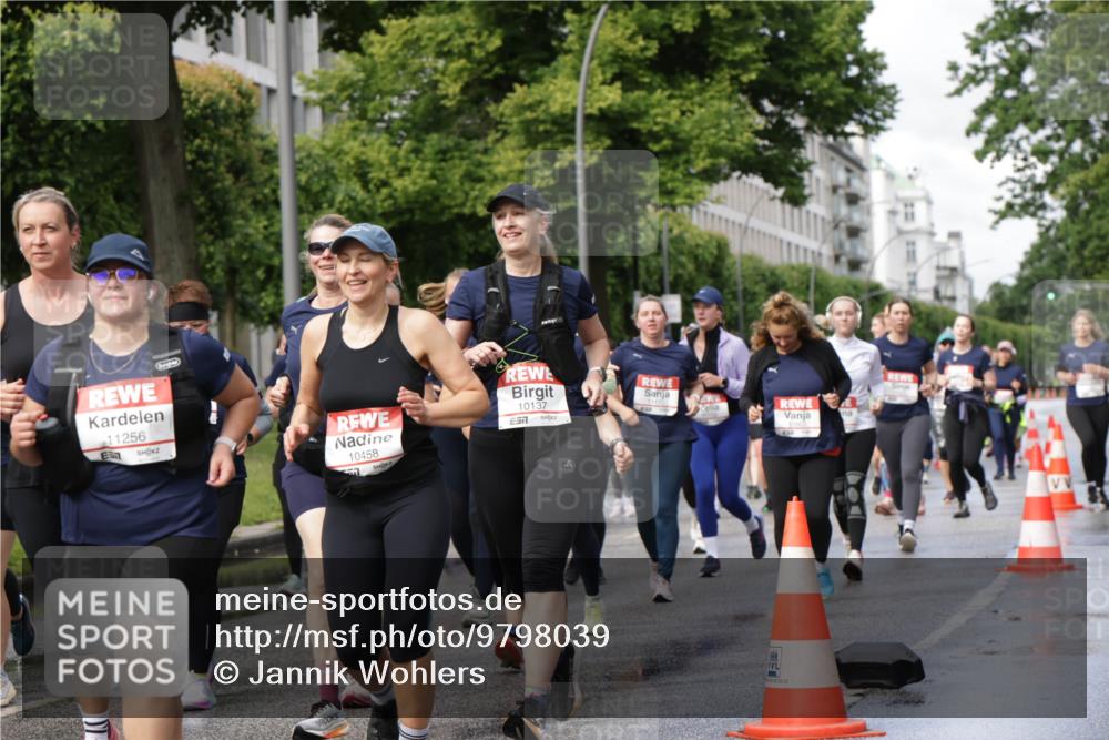 14.06.2026 - REWE Women's Run Jannik Wohlers http://msf.ph/oto/9798039 14.06.2026 09:12:17 Laufen 11256, 10458, 10137, 7, 1170, 30222 meine-sportfotos.de
