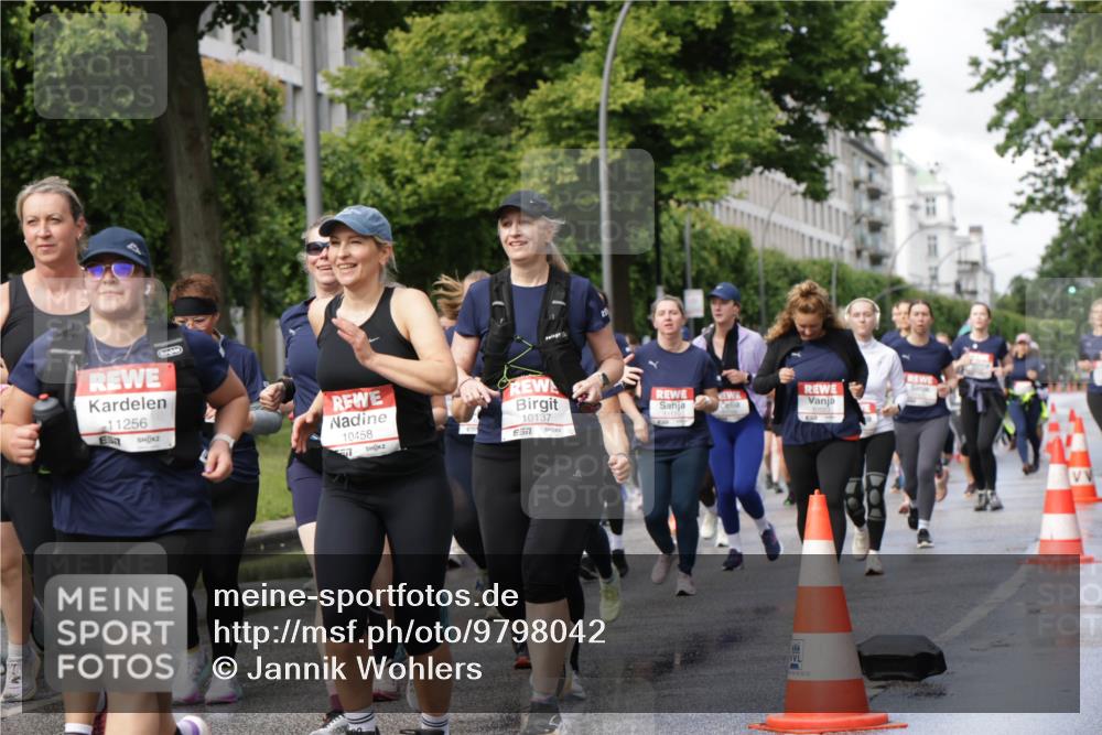 14.06.2026 - REWE Women's Run Jannik Wohlers http://msf.ph/oto/9798042 14.06.2026 09:12:17 Laufen 11256, 10458, 10137 meine-sportfotos.de