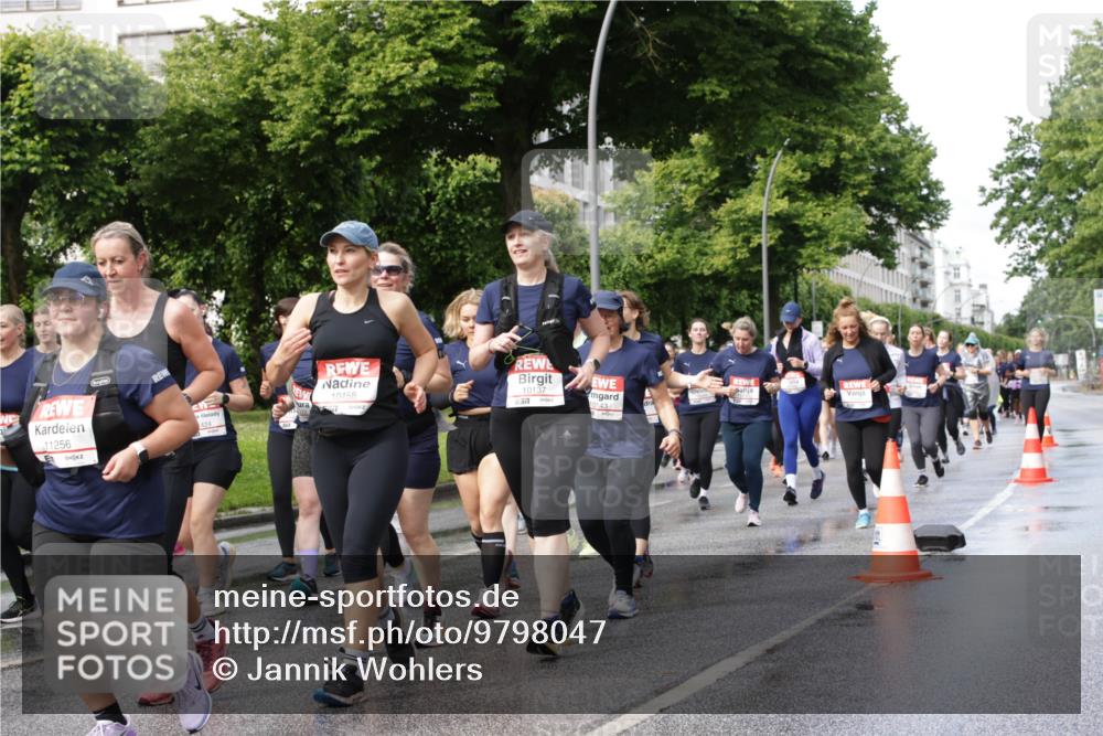 14.06.2026 - REWE Women's Run Jannik Wohlers http://msf.ph/oto/9798047 14.06.2026 09:12:18 Laufen 11256, 424, 10458, 10137, 7, 10143 meine-sportfotos.de