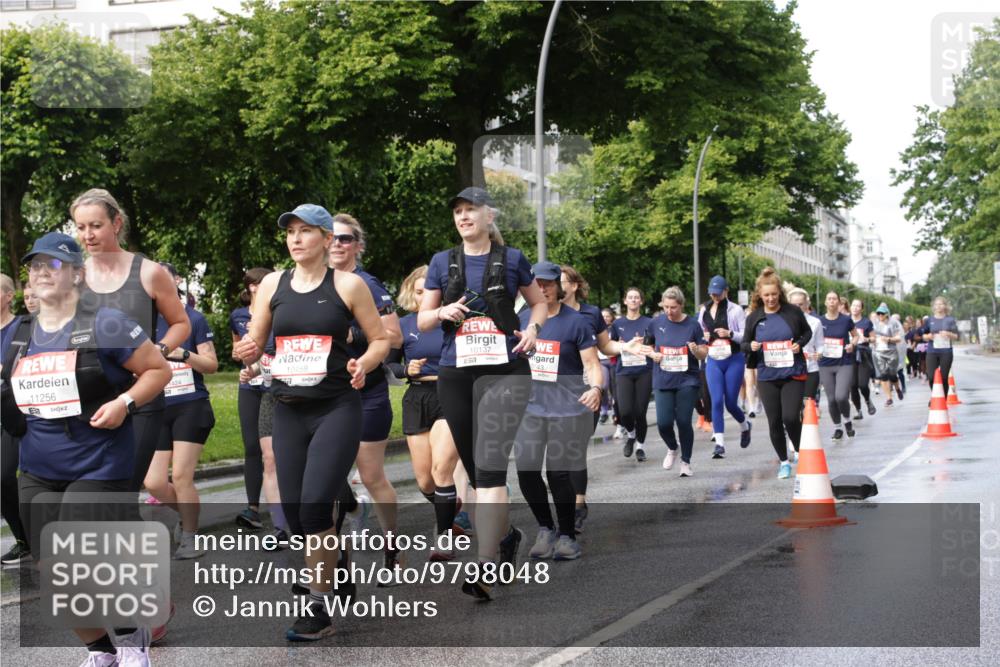 14.06.2026 - REWE Women's Run Jannik Wohlers http://msf.ph/oto/9798048 14.06.2026 09:12:18 Laufen 11256, 10458, 10137, 0143 meine-sportfotos.de