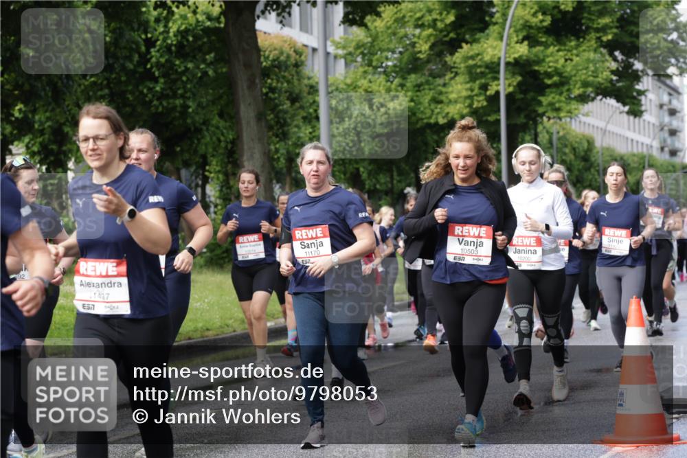 14.06.2026 - REWE Women's Run Jannik Wohlers http://msf.ph/oto/9798053 14.06.2026 09:12:20 Laufen 92, 1437, 57, 11170, 10503, 10200, 114, 90, 02, 22 meine-sportfotos.de