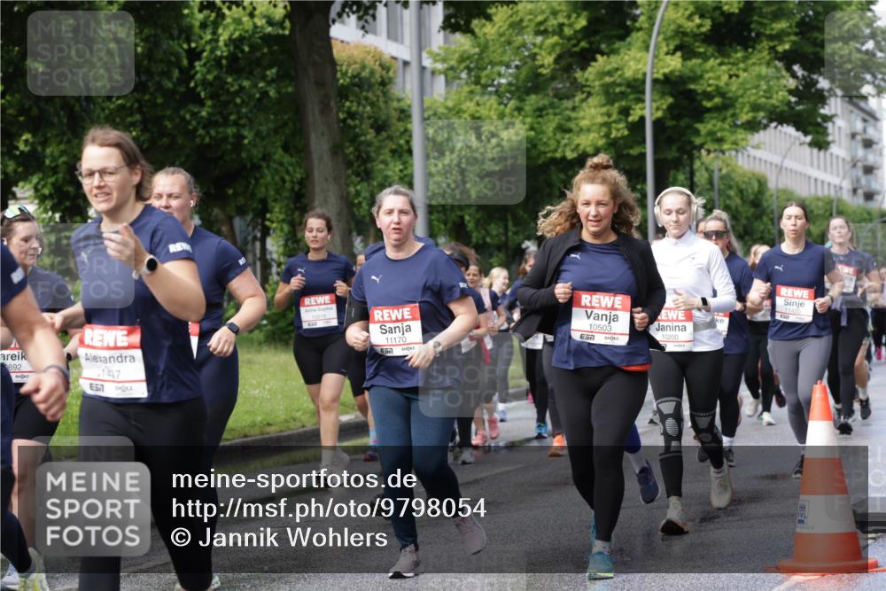 14.06.2026 - REWE Women's Run Jannik Wohlers http://msf.ph/oto/9798054 14.06.2026 09:12:20 Laufen 692, 11447, 57, 11170, 10503, 7, 10200, 11420 meine-sportfotos.de
