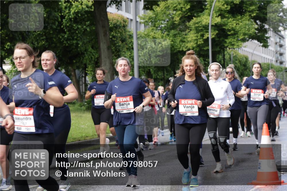 14.06.2026 - REWE Women's Run Jannik Wohlers http://msf.ph/oto/9798057 14.06.2026 09:12:20 Laufen 11427, 10818, 11170, 7, 10503, 10200, 11420, 93, 02, 22 meine-sportfotos.de